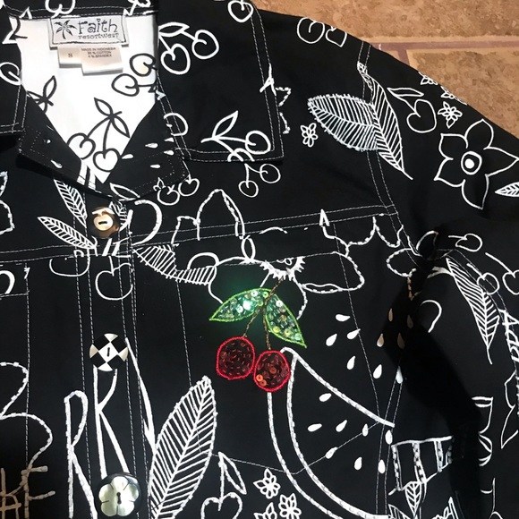 Faith Resort Wear black and white jacket. - Picture 2 of 5